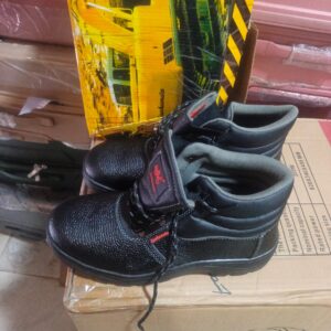 Black High Ankle Safety Work Boots – Heavy Duty Lace-Up